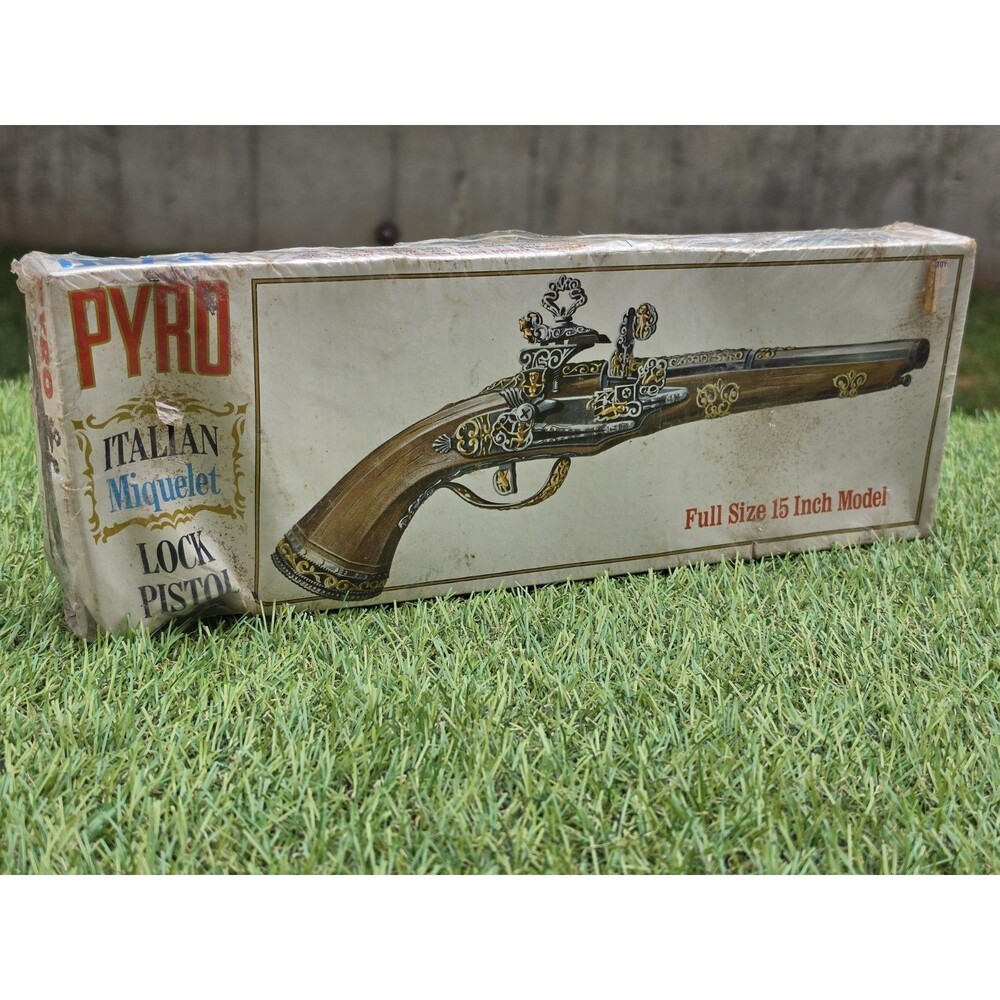 PYRO Full Size 15" Italian Miquelet Lock PISTOL #226-600 Model Kit New *DMG Box